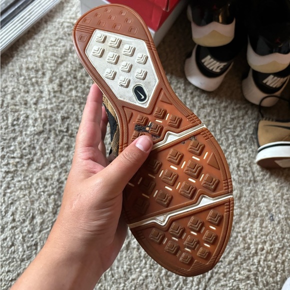 Nike tan brown flyknit trainers - Picture 4 of 9